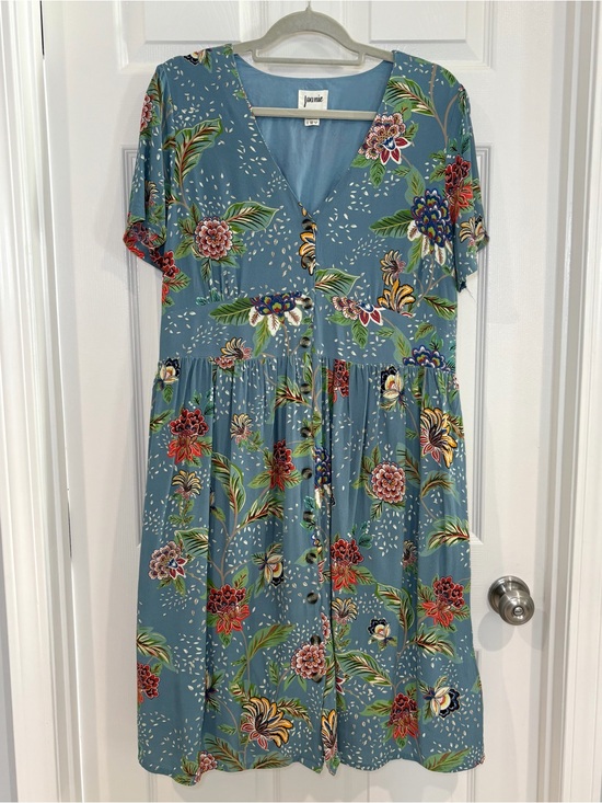 Joanie Dresses & Skirts - Joanie Blue Floral V-Neck Button-Front Midi Dress US 12 Pockets Vintage Inspired